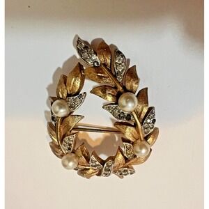 Vintage Panetta Wreath Brooch Gold Tone Laurel Leaf Faux Pearls Mid Century Glam